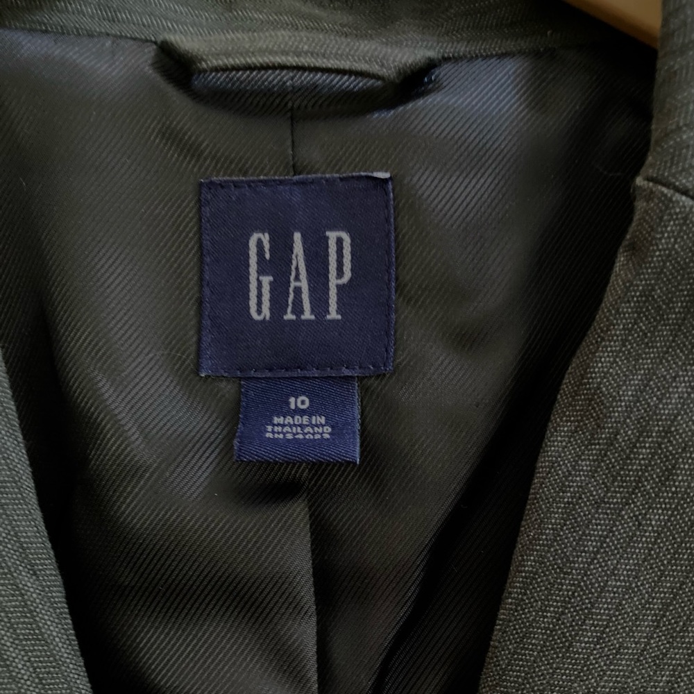 🌷3/$25🌷 GAP Gray Suit Jacket/Blazer with spandex for more tailored fit - Picture 3 of 16